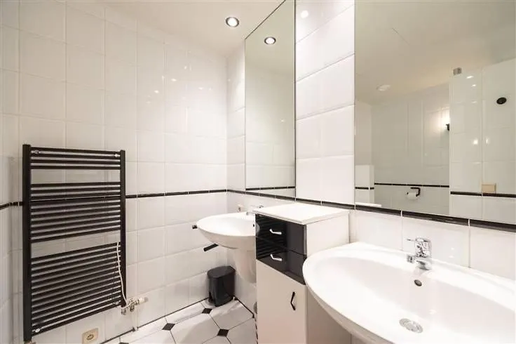 3 Zimmer, 3 Bath Marion Apartment Francoforte sul Meno
