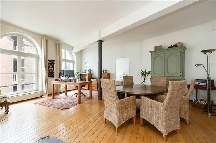 3 Zimmer, 3 Bath Marion Apartment Francoforte sul Meno