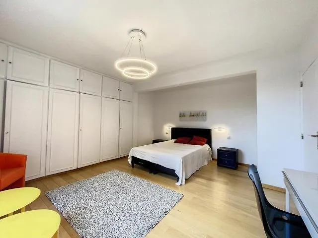 3 Zimmer, 3 Bath Marion Apartment Francoforte sul Meno